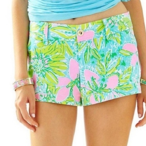 Lilly Pulitzer Pants - Lilly Pulitzer Walsh Short in Coconut Jungle